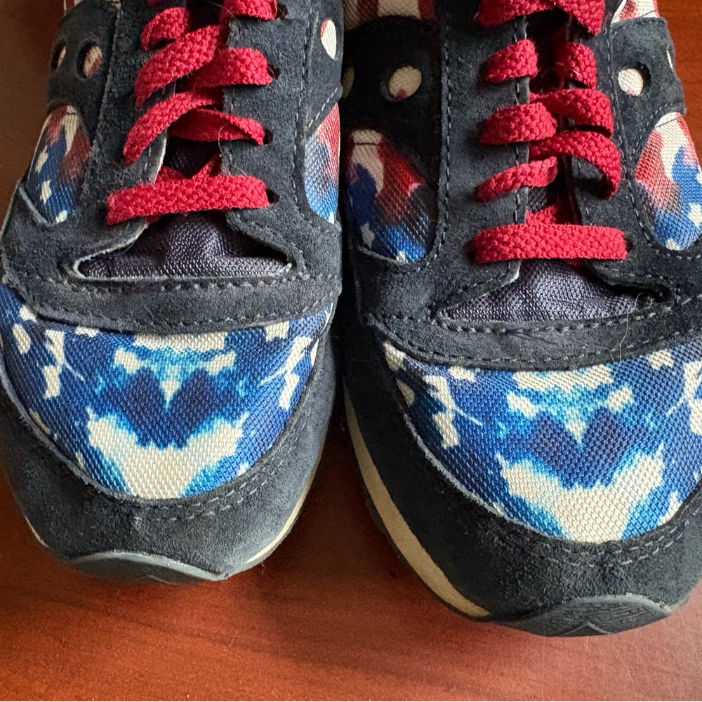 Saucony women’s sneakers - Red, white and navy. - Picture 6 of 7